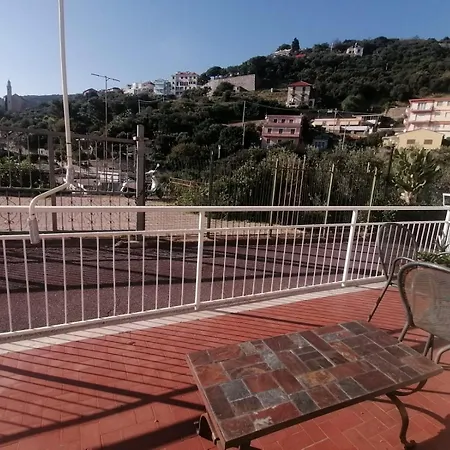 Sunny Con Terrazza Panoramica Frühstückspension Alassio